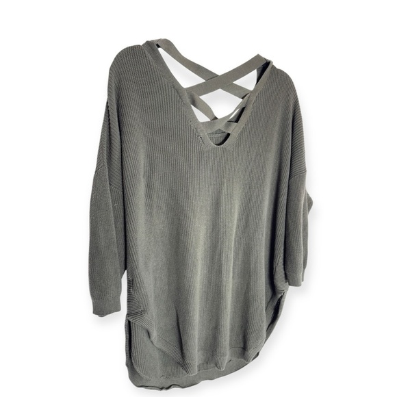 Express Olive Green Cotton Knit V Neck Quarter Sleeve Round Hem Sweater Large - Picture 2 of 6